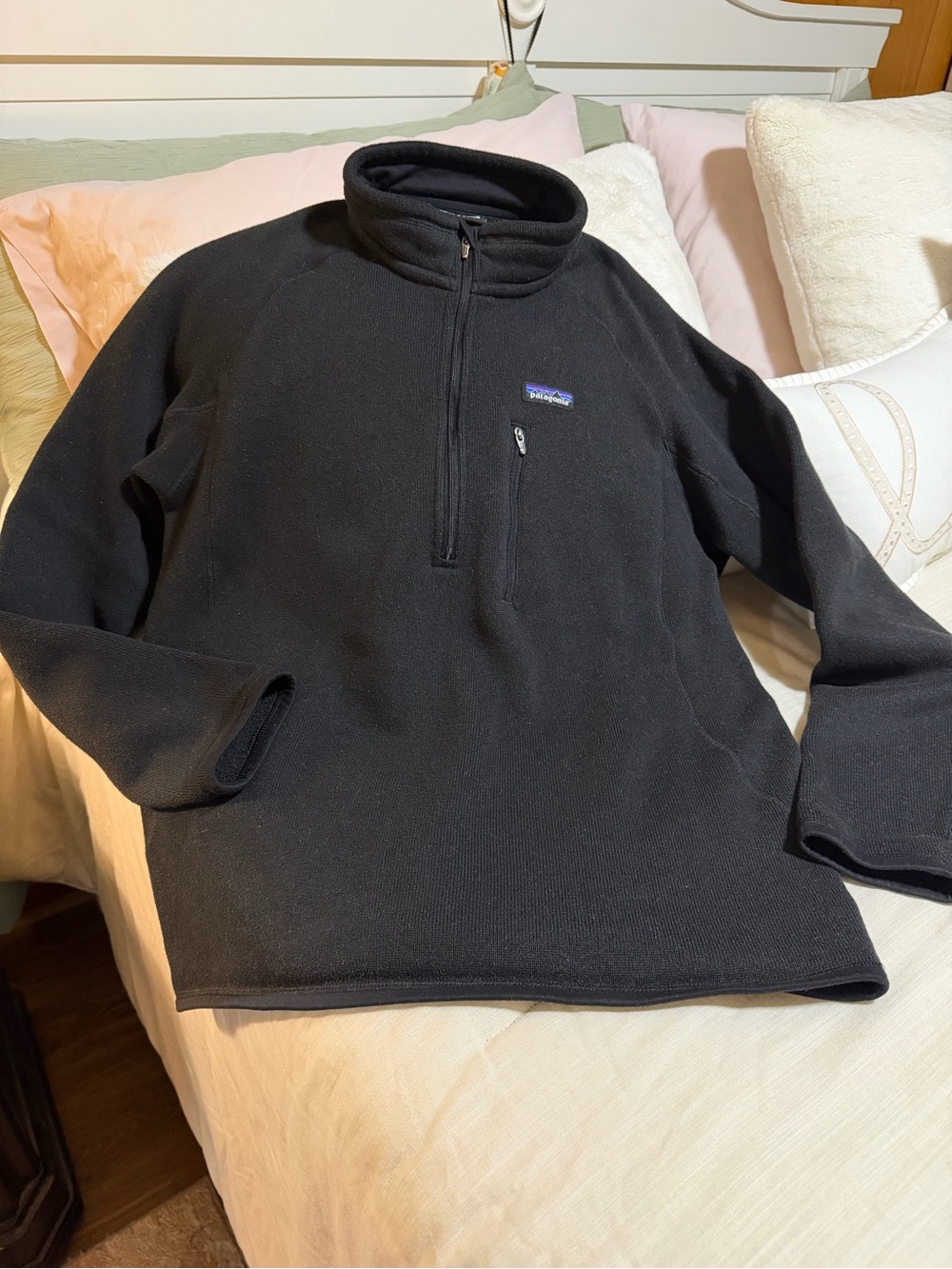 Patagonia Men’s Better Sweater 1/4 Zip The Color is Black size Large .